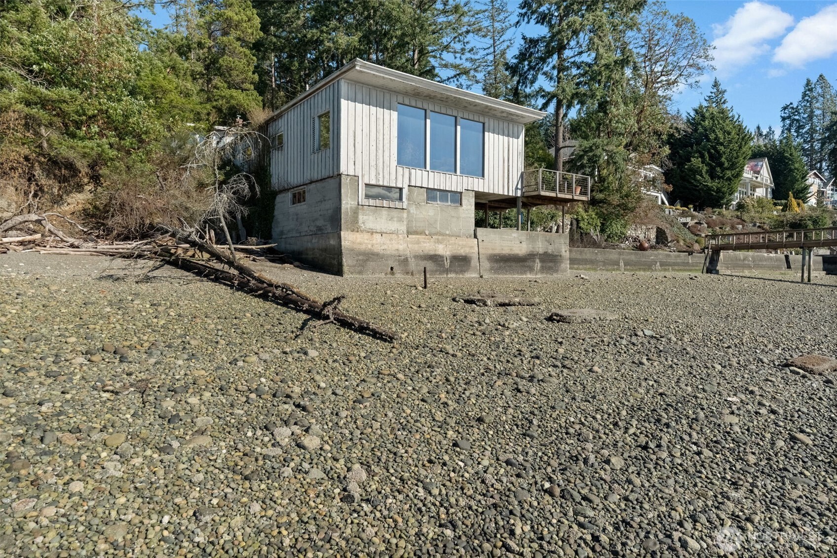 2622 East Bay Drive