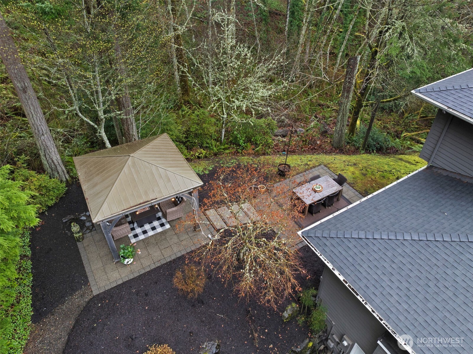 9811 Ridgeway Drive