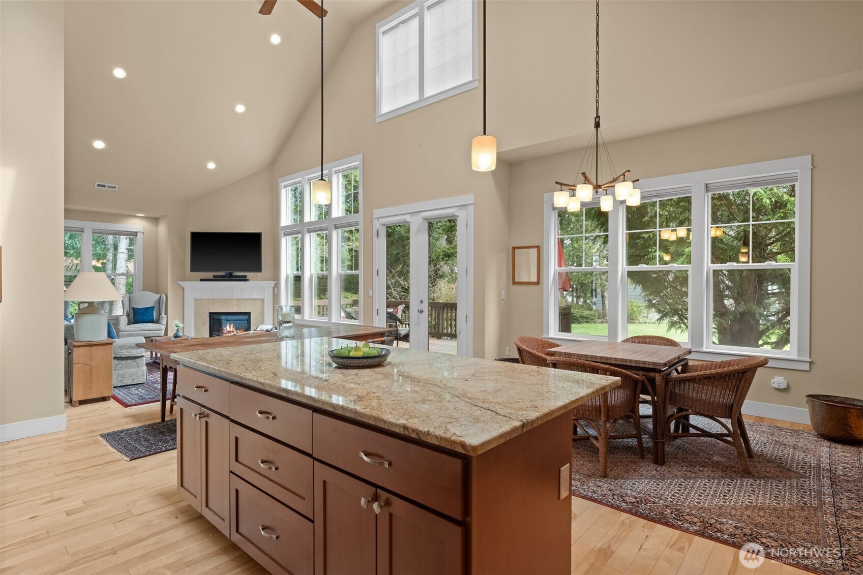 3113 Emerald Lane