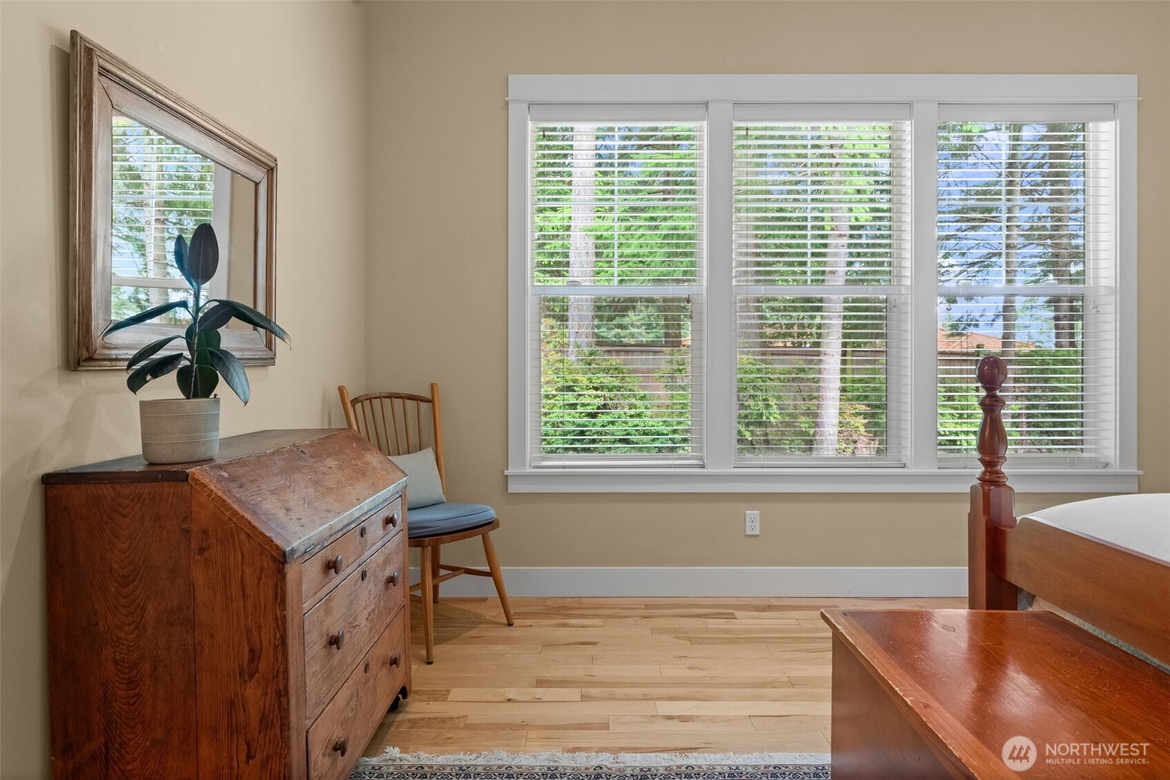 3113 Emerald Lane