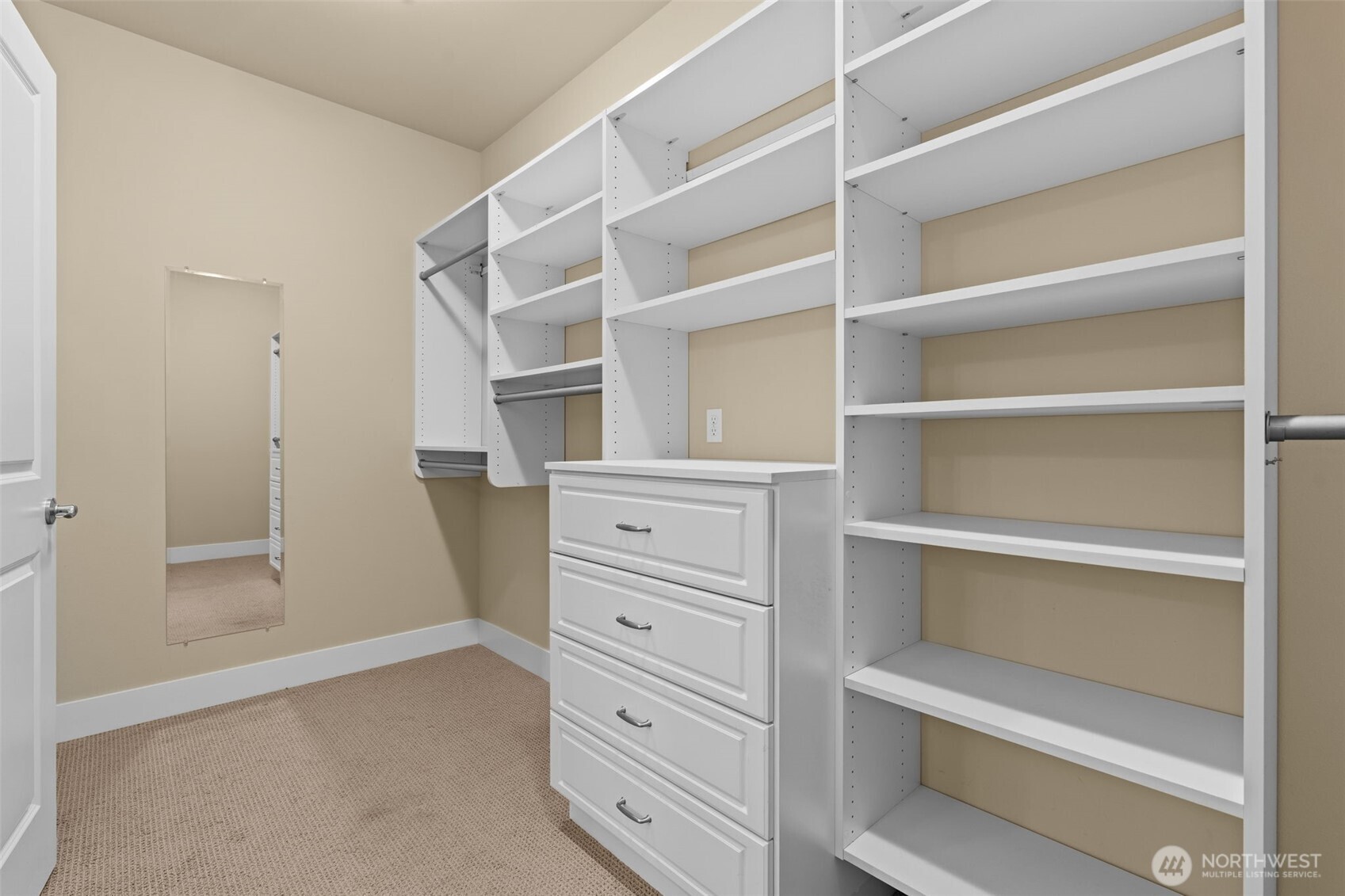 3113 Emerald Lane