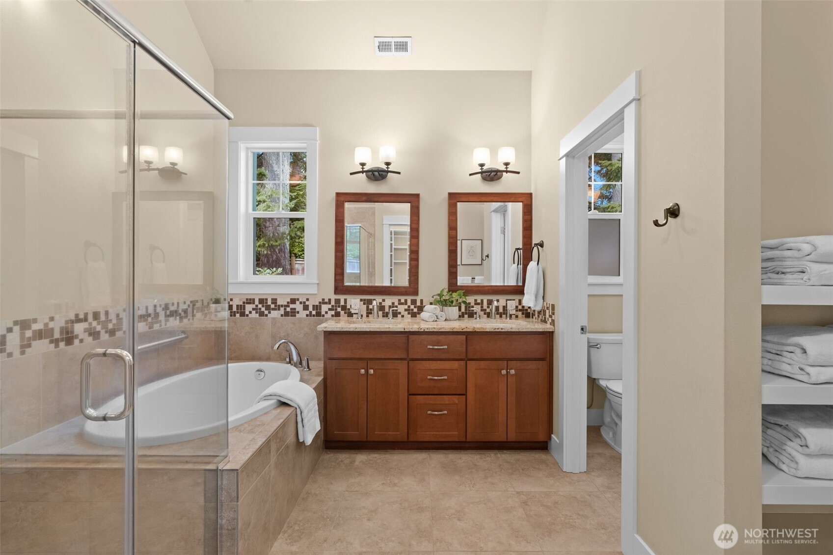 3113 Emerald Lane
