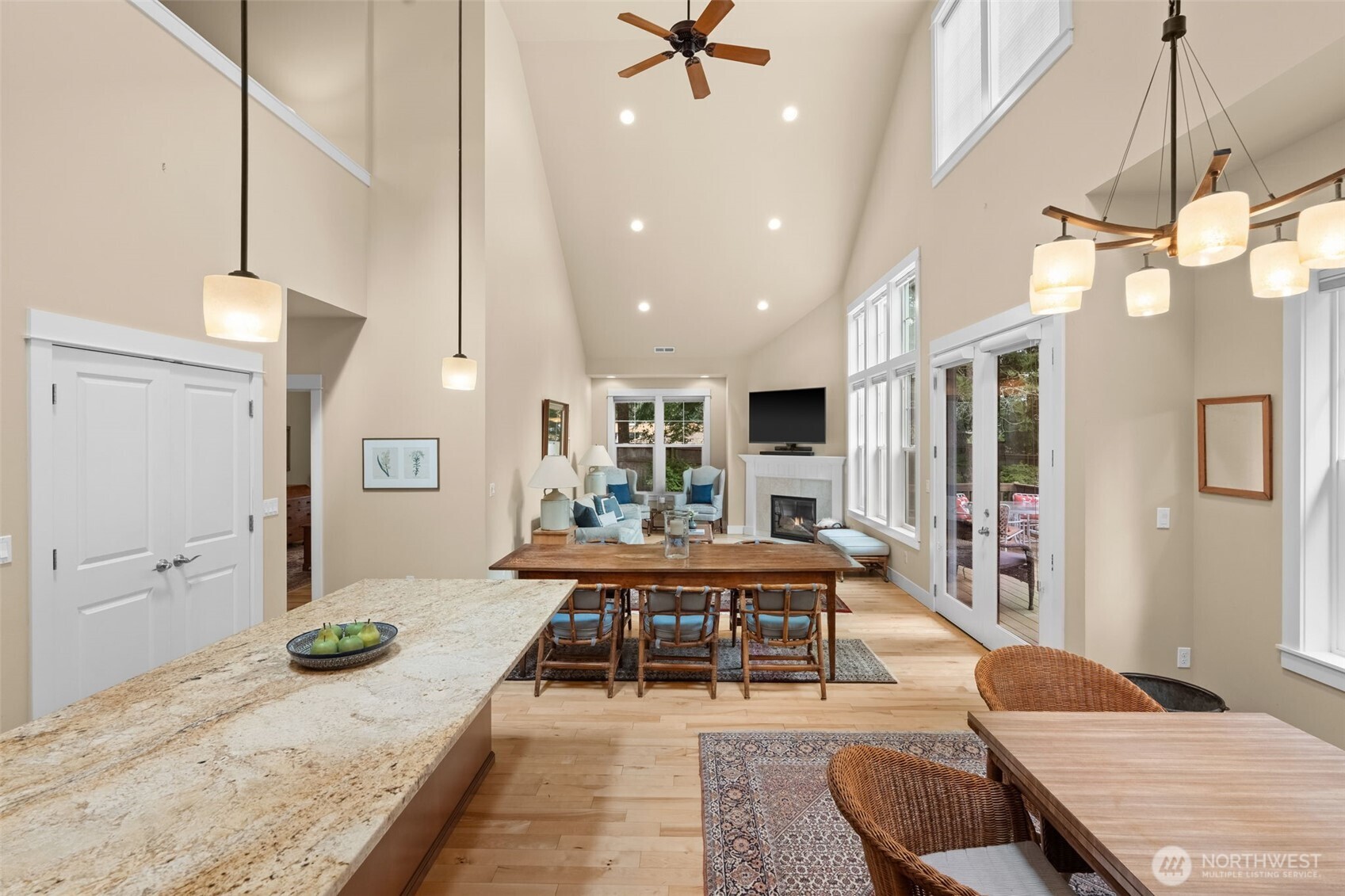 3113 Emerald Lane