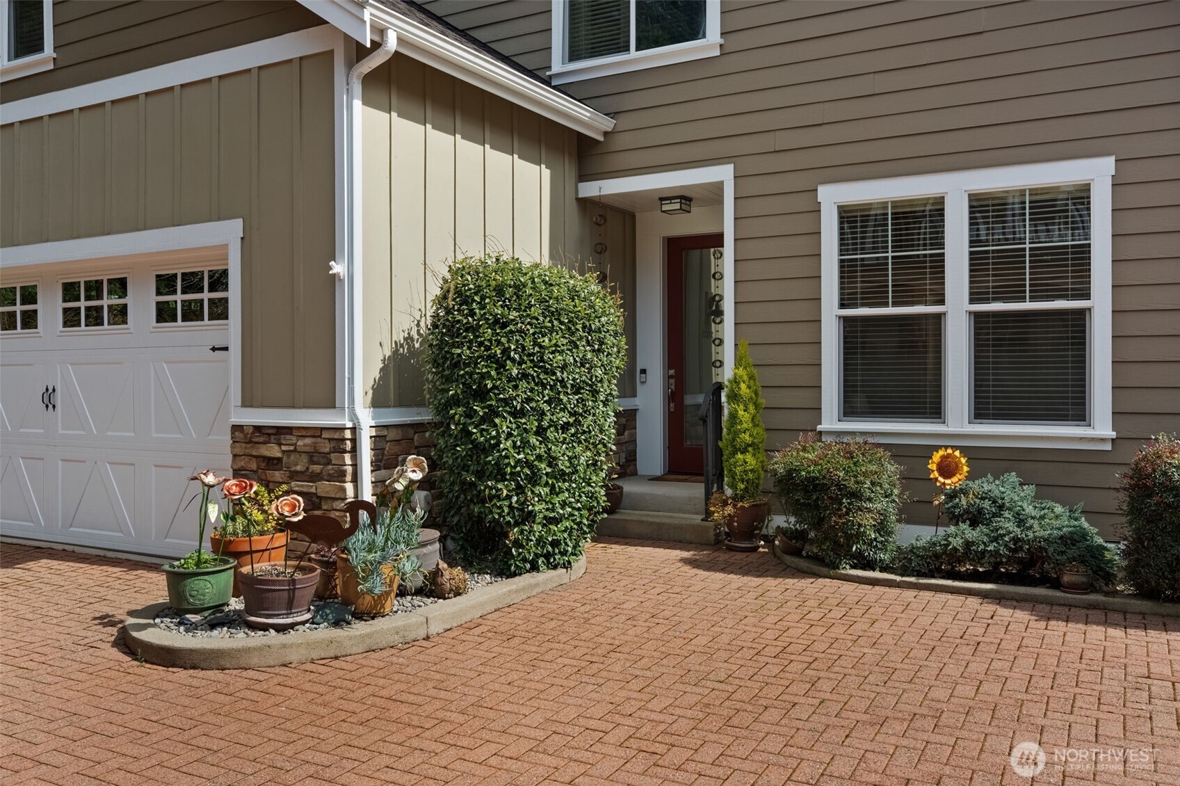 3113 Emerald Lane