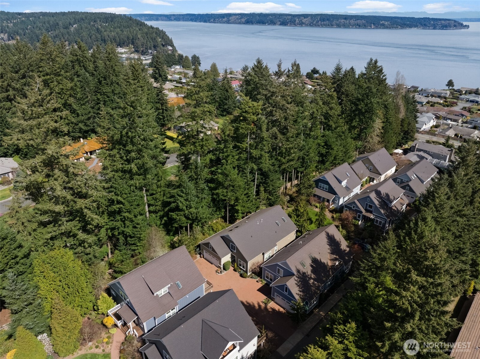 3113 Emerald Lane
