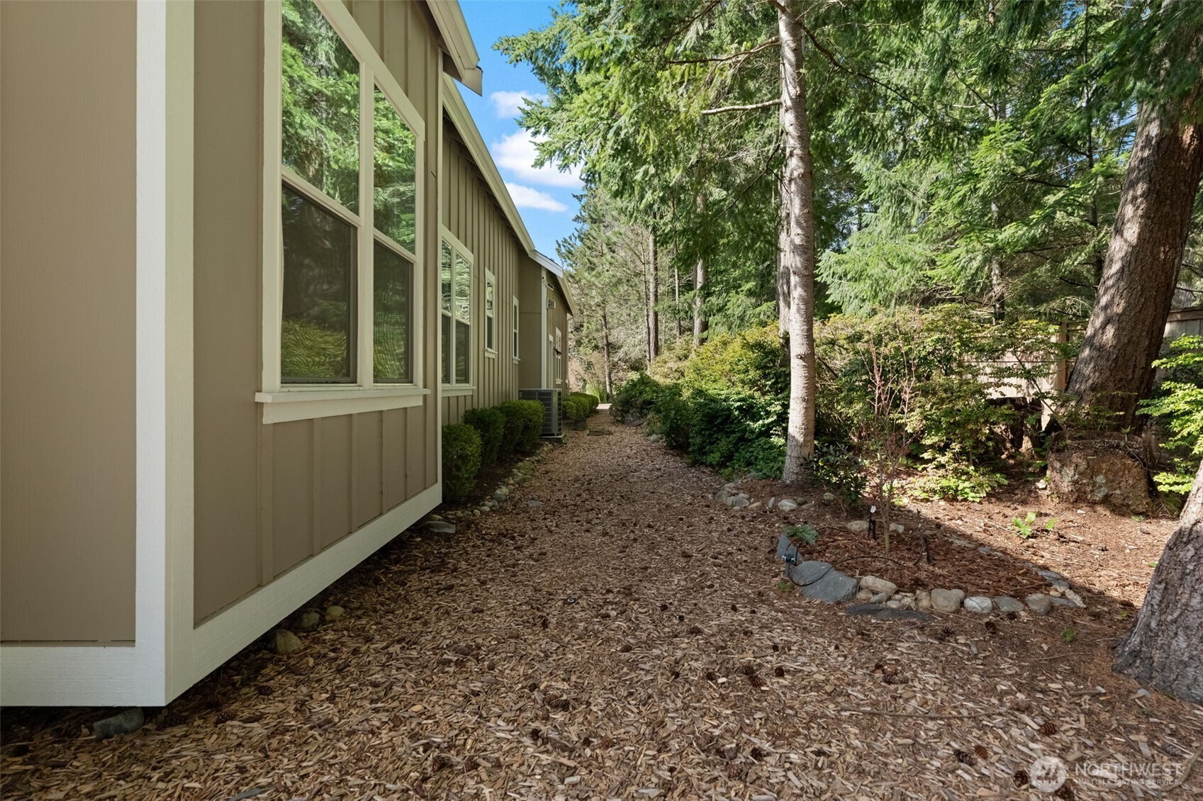 3113 Emerald Lane