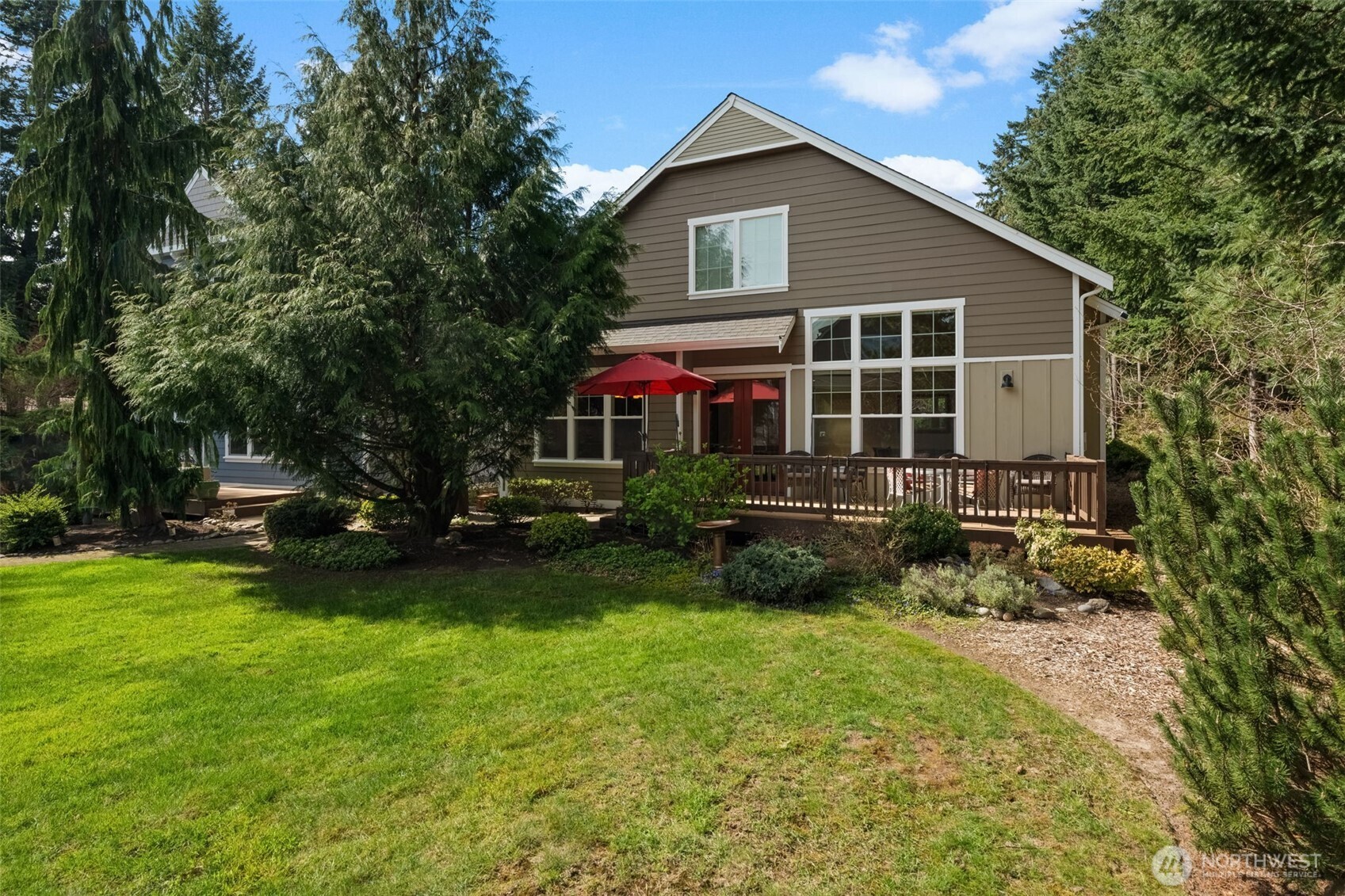 3113 Emerald Lane