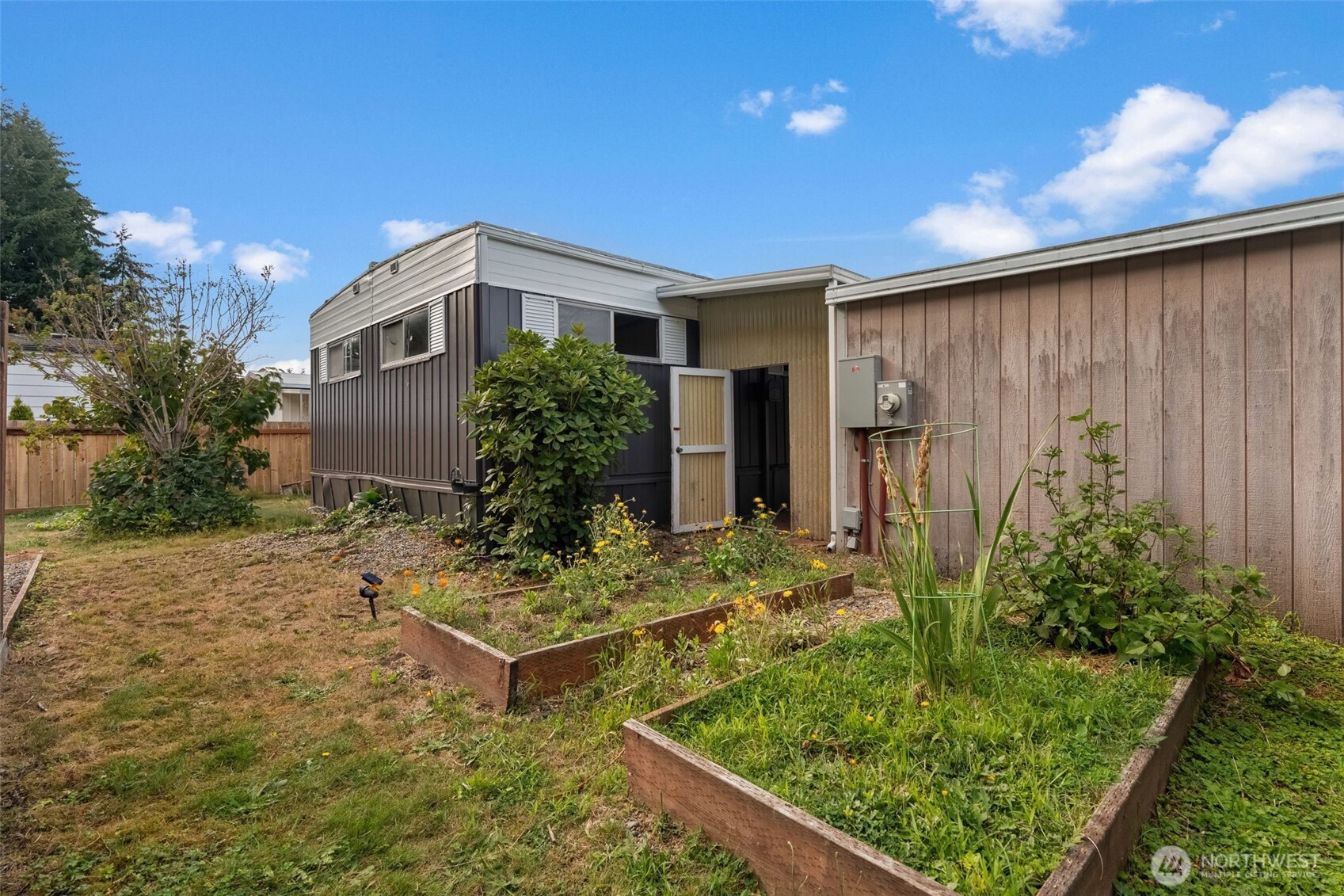 3702 Hunt Street Unit: 32