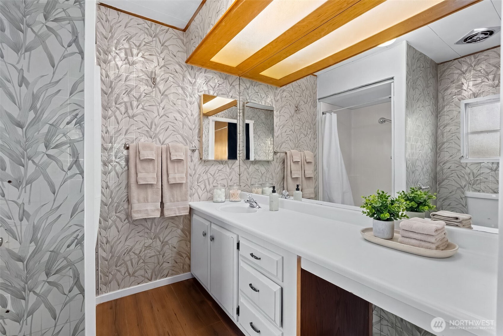3702 Hunt Street Unit: 32
