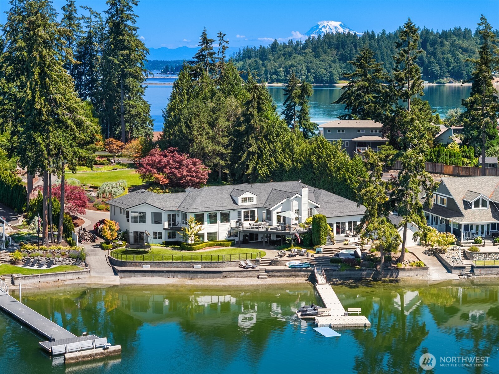 2916 Horsehead Bay Drive NW