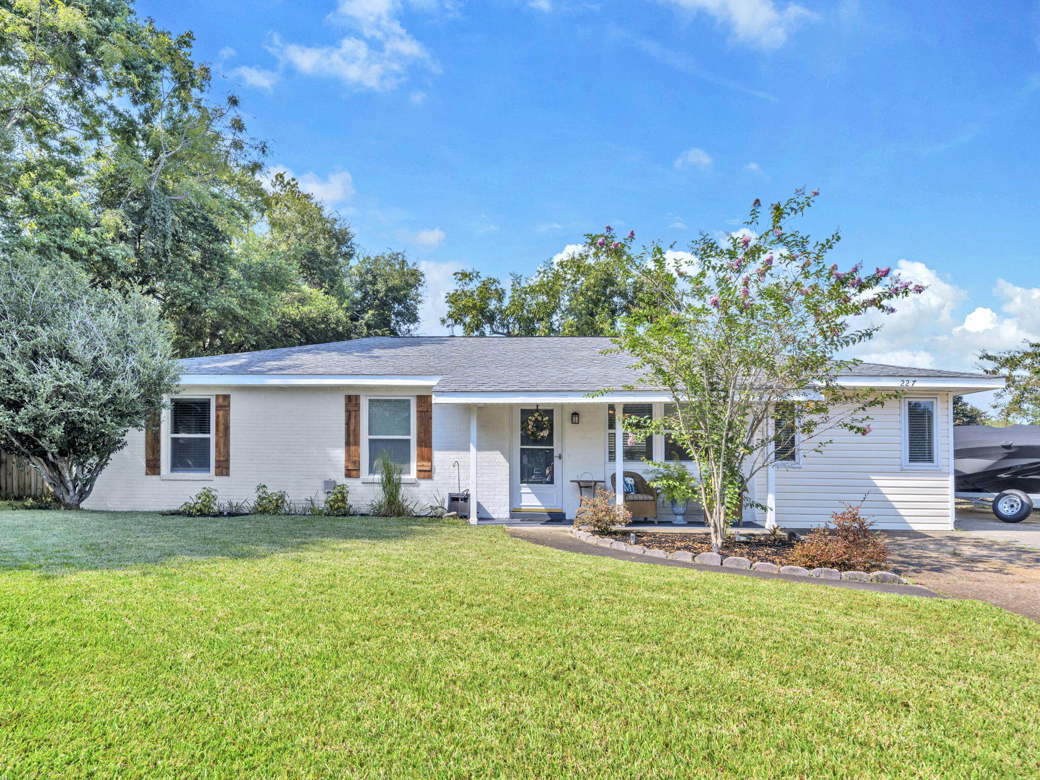 227 NW Holmes Boulevard