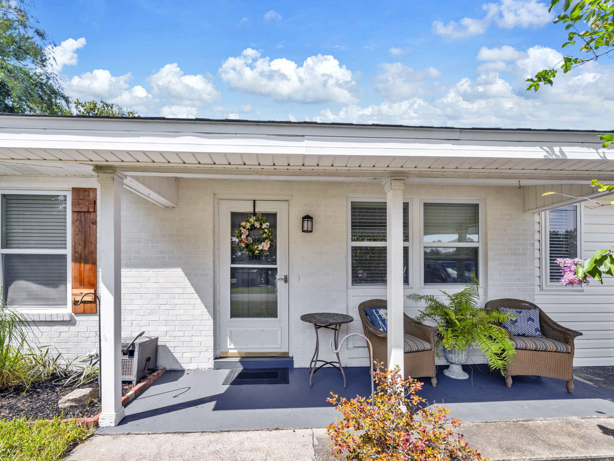 227 NW Holmes Boulevard