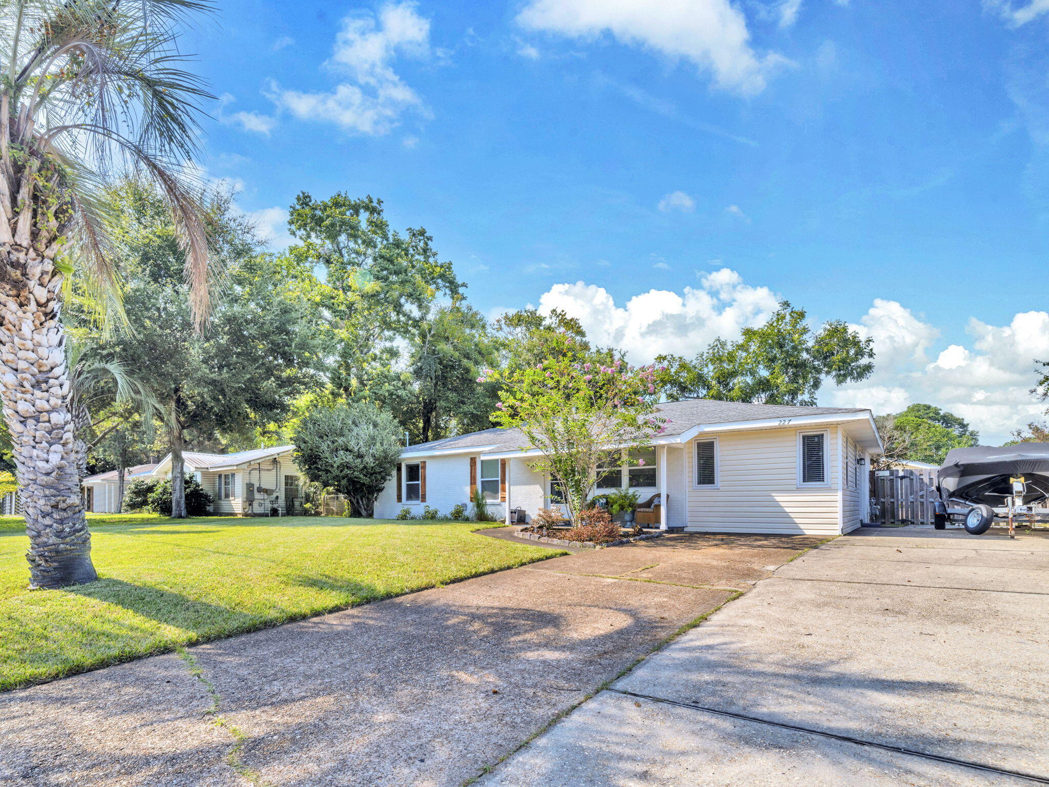 227 NW Holmes Boulevard
