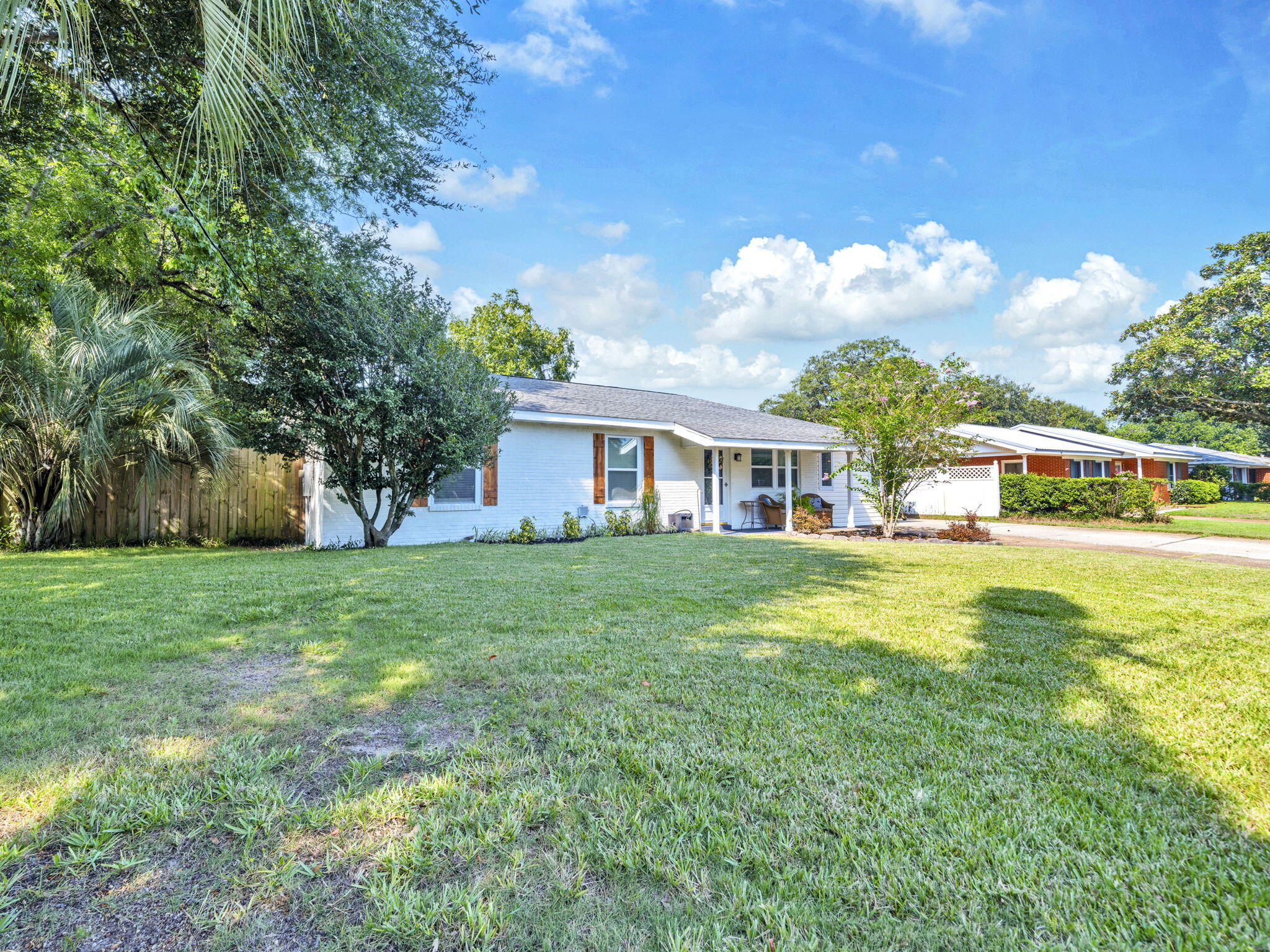 227 NW Holmes Boulevard