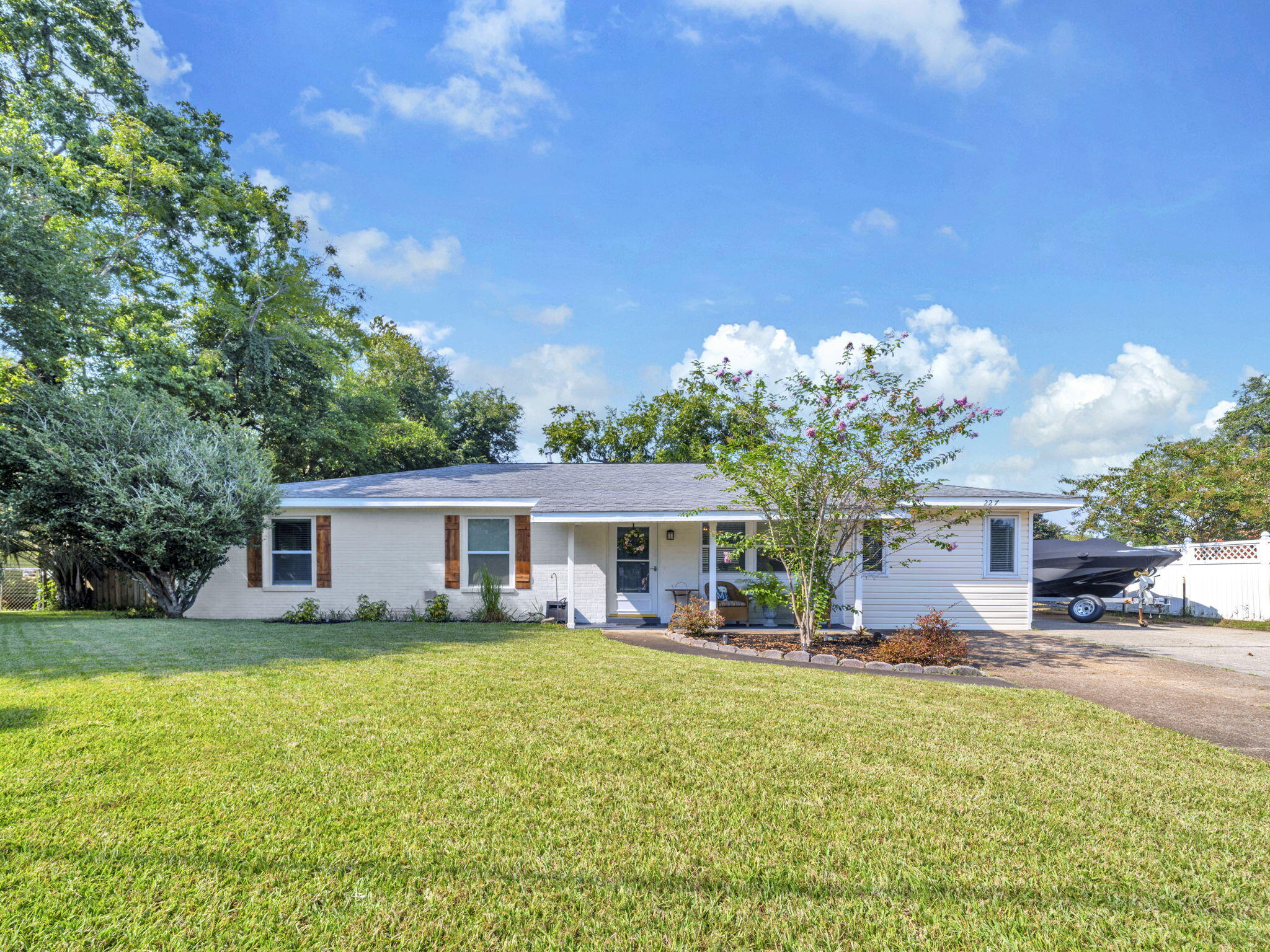227 NW Holmes Boulevard