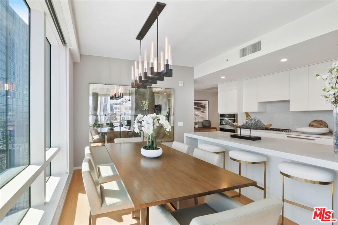 877 Francisco St Unit: 2809