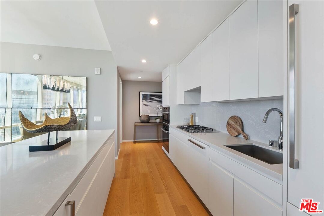 877 Francisco St Unit: 2809