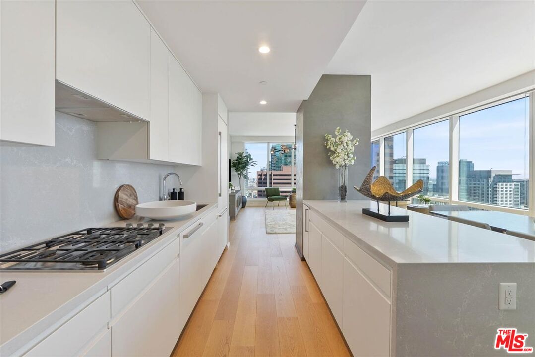 877 Francisco St Unit: 2809