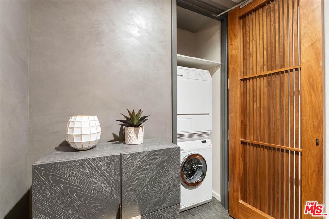877 Francisco St Unit: 2809