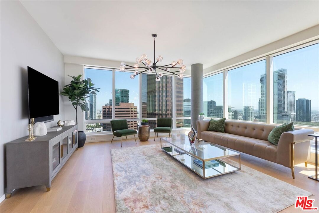 877 Francisco St Unit: 2809