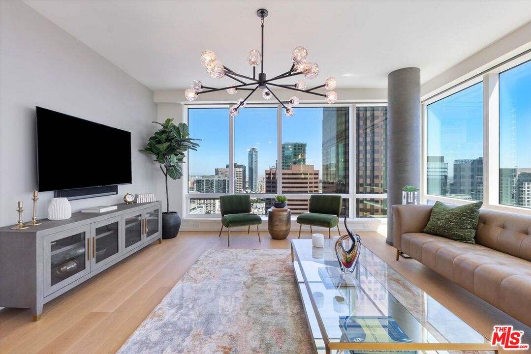 877 Francisco St Unit: 2809