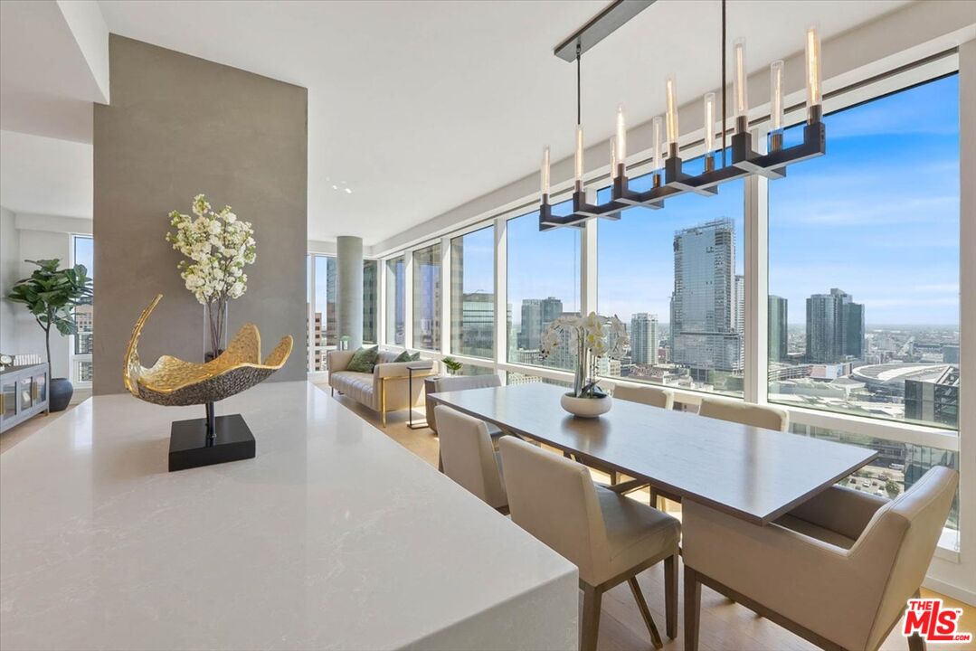 877 Francisco St Unit: 2809