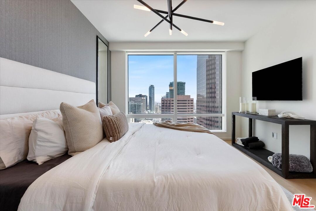 877 Francisco St Unit: 2809