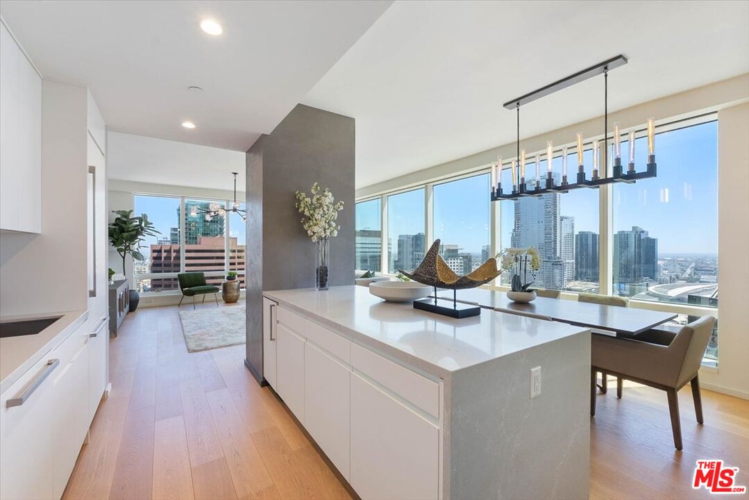 877 Francisco St Unit: 2809