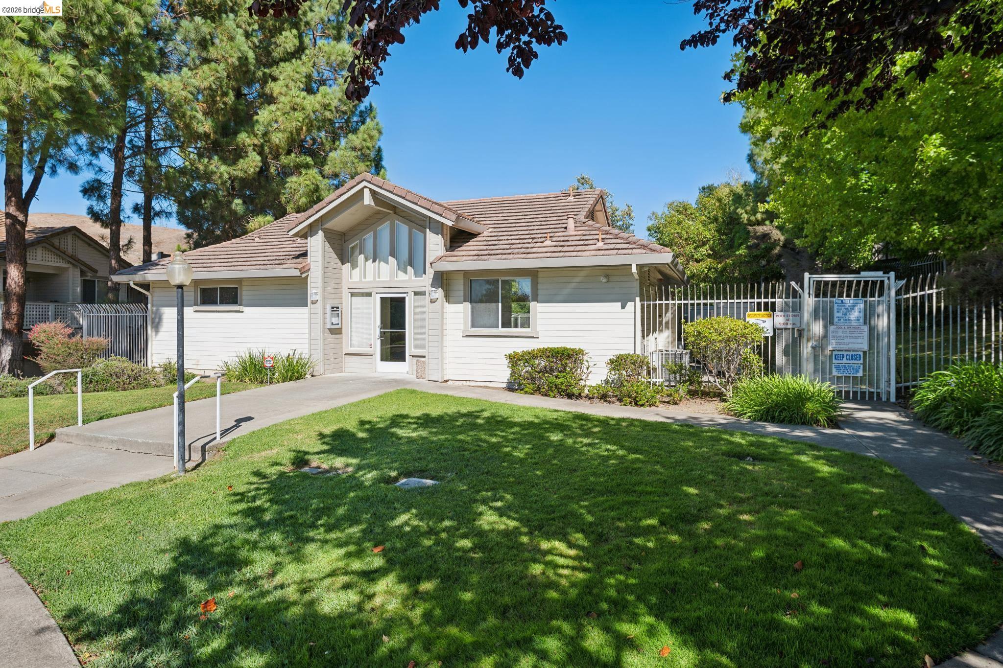 255 Florence Ct