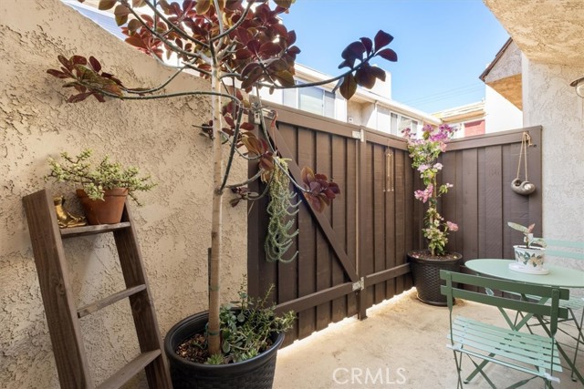 4230 Whitsett AVE Unit: 10