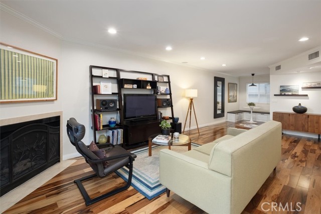 4230 Whitsett AVE Unit: 10