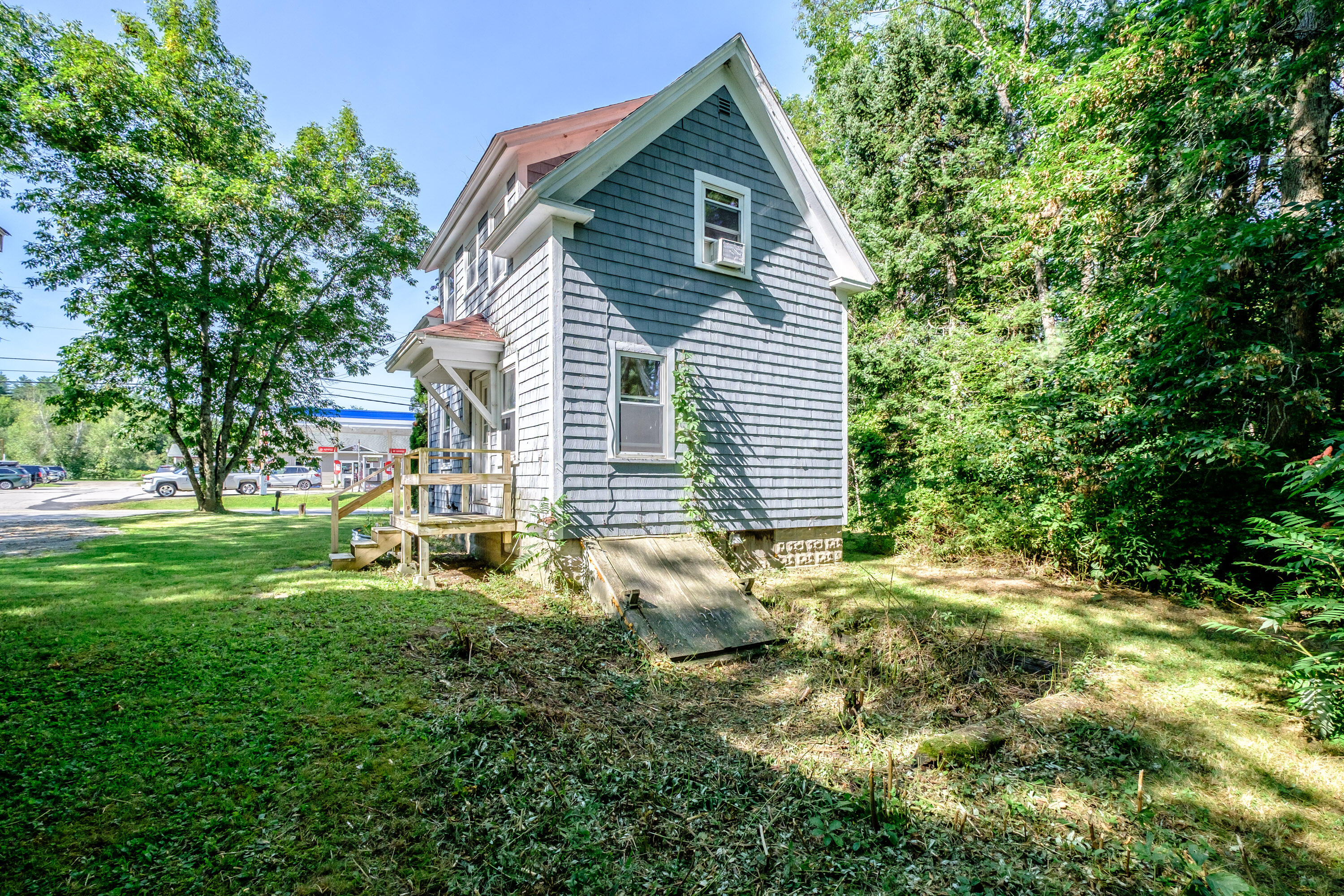 696 Royalsborough Road