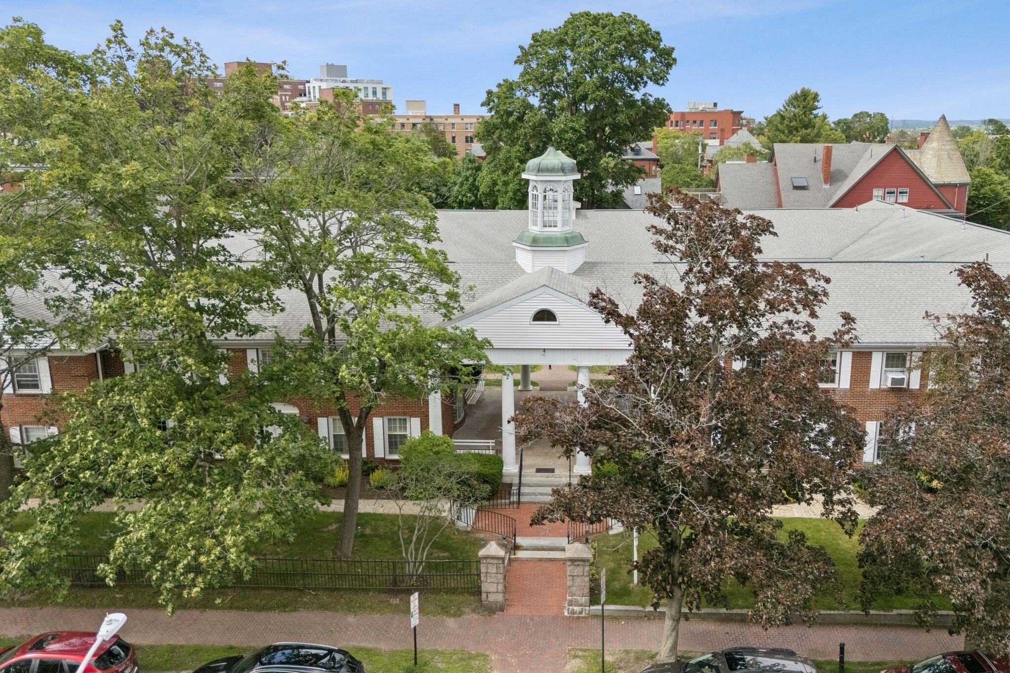 179 Pine Street, 1B