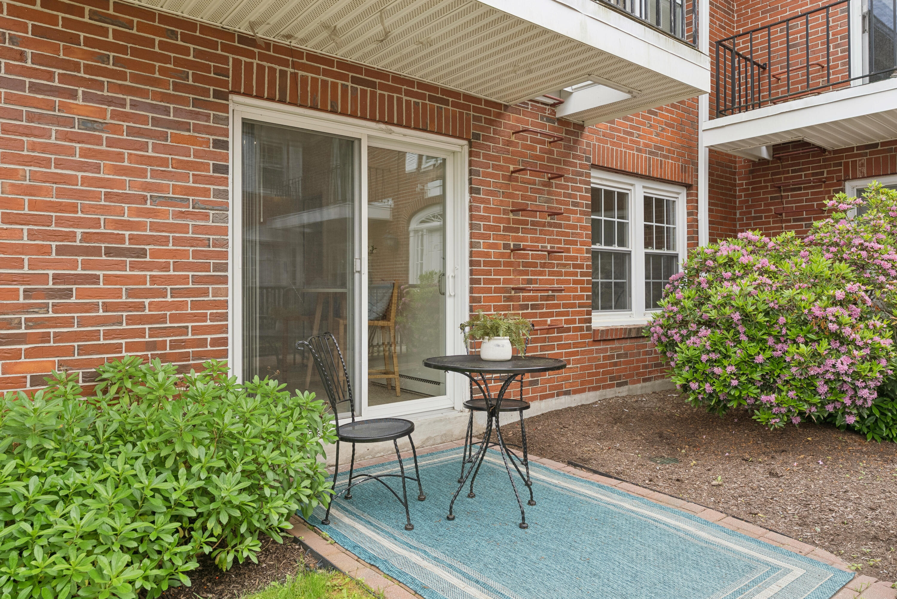 179 Pine Street, 1B