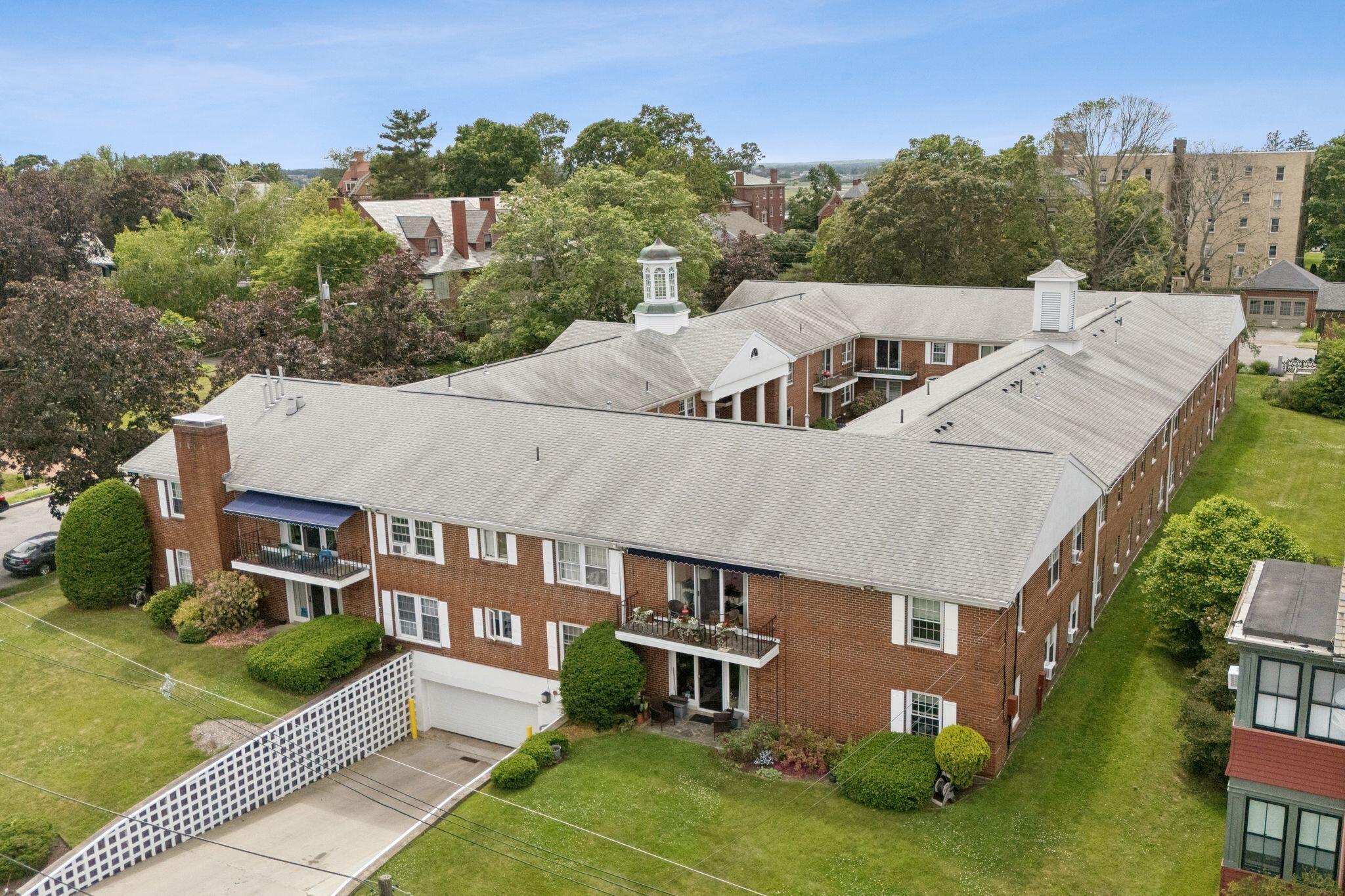 179 Pine Street, 1B