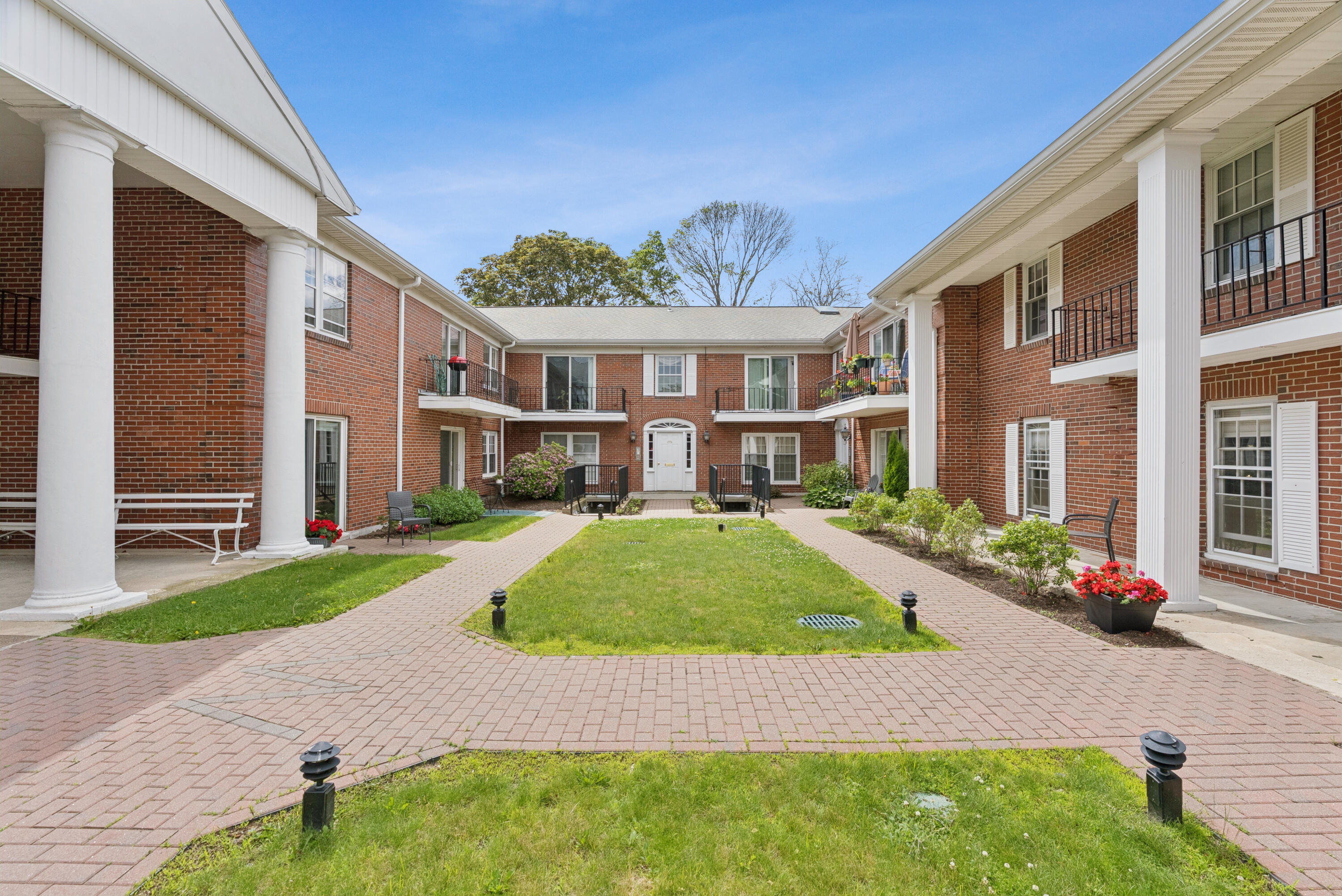179 Pine Street, 1B