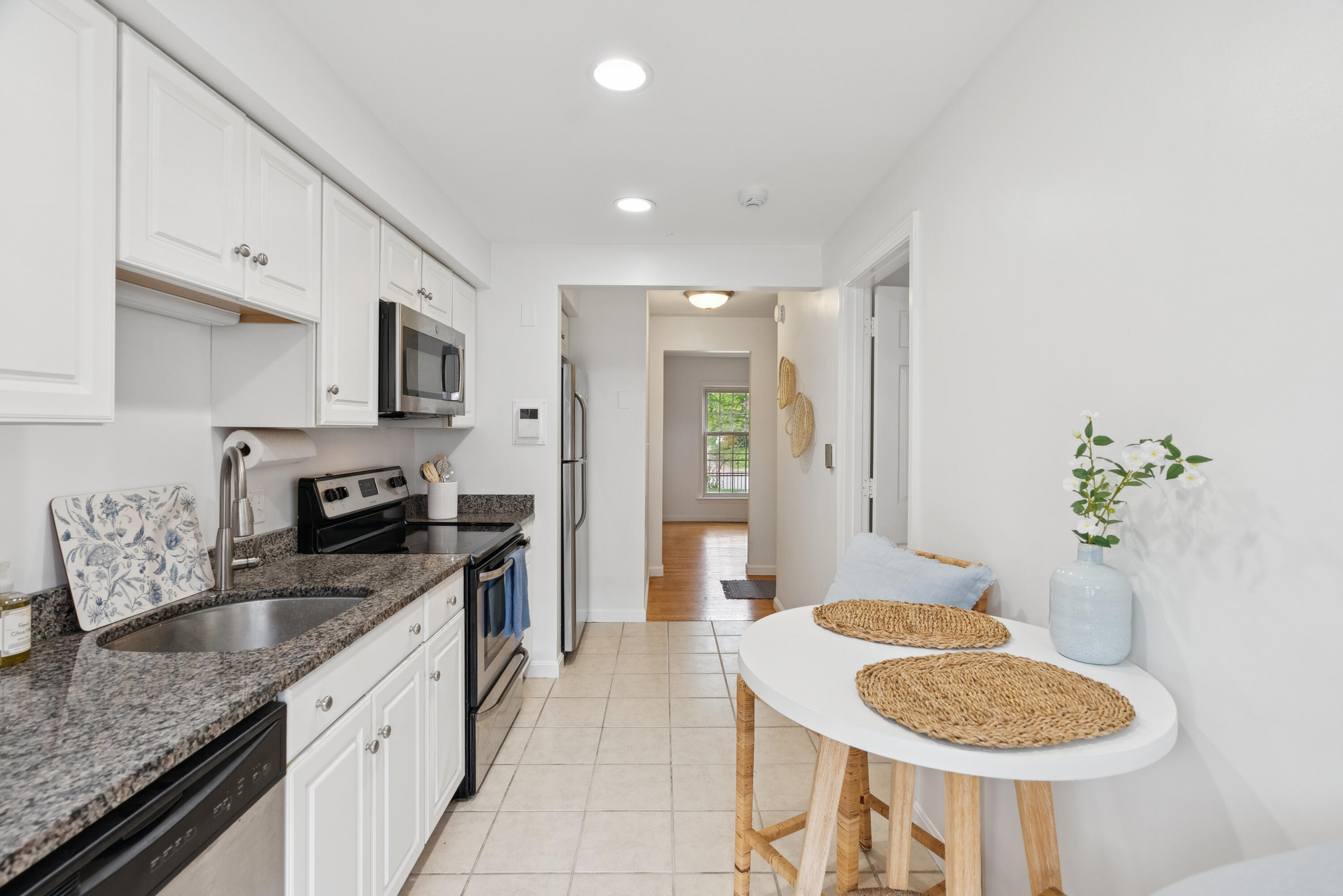 179 Pine Street, 1B