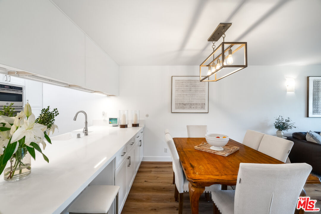 5650 Cambridge Way Unit: 17