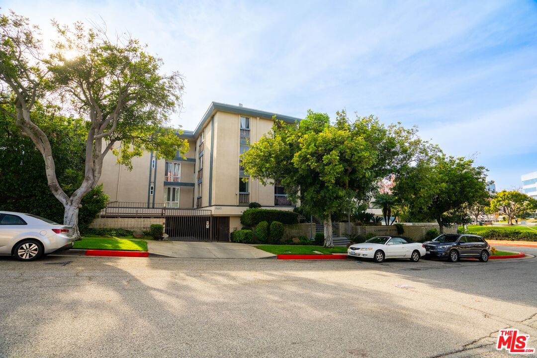 5650 Cambridge Way Unit: 17