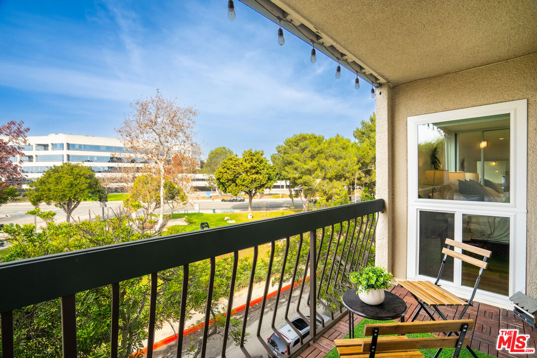 5650 Cambridge Way Unit: 17