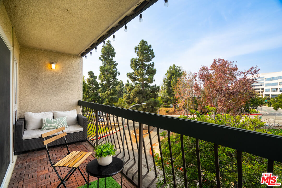 5650 Cambridge Way Unit: 17