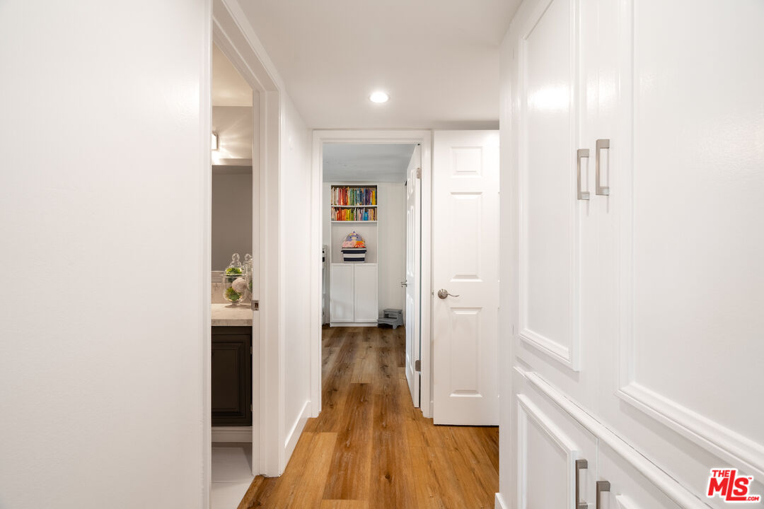 5650 Cambridge Way Unit: 17