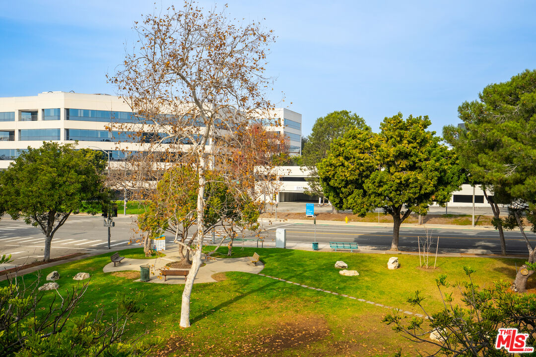 5650 Cambridge Way Unit: 17
