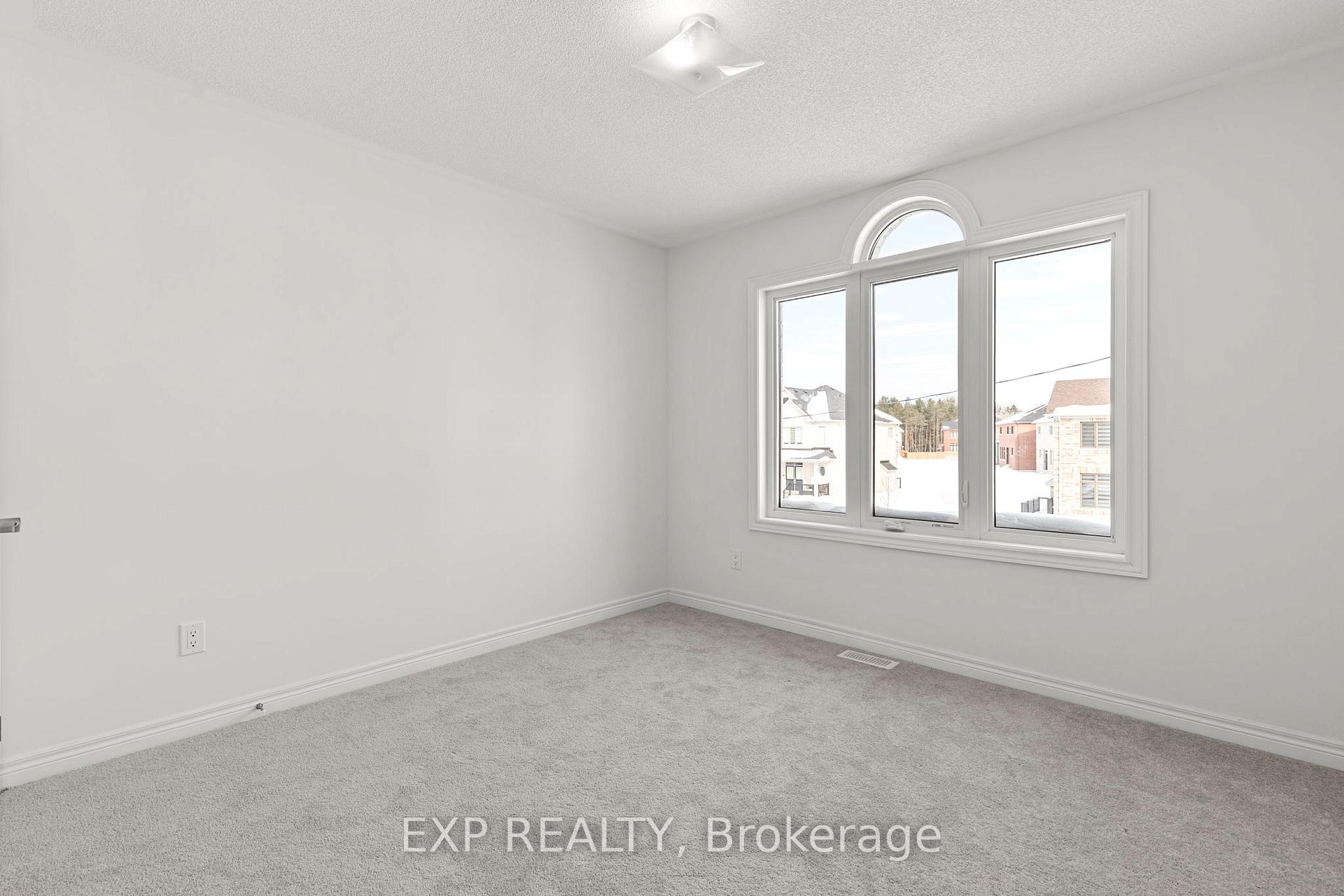 52 Baycroft Boulevard