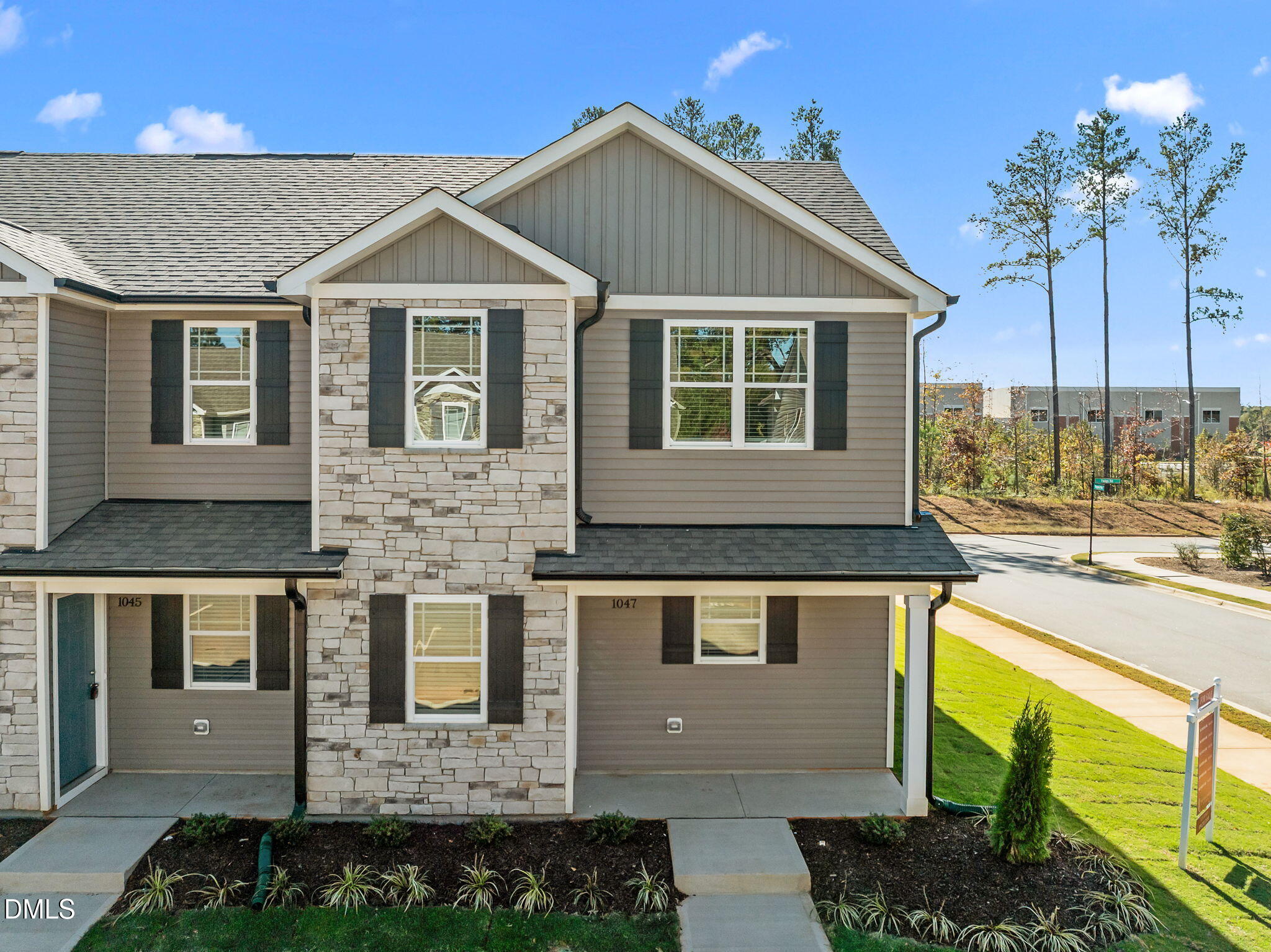 1047 Peony Lane