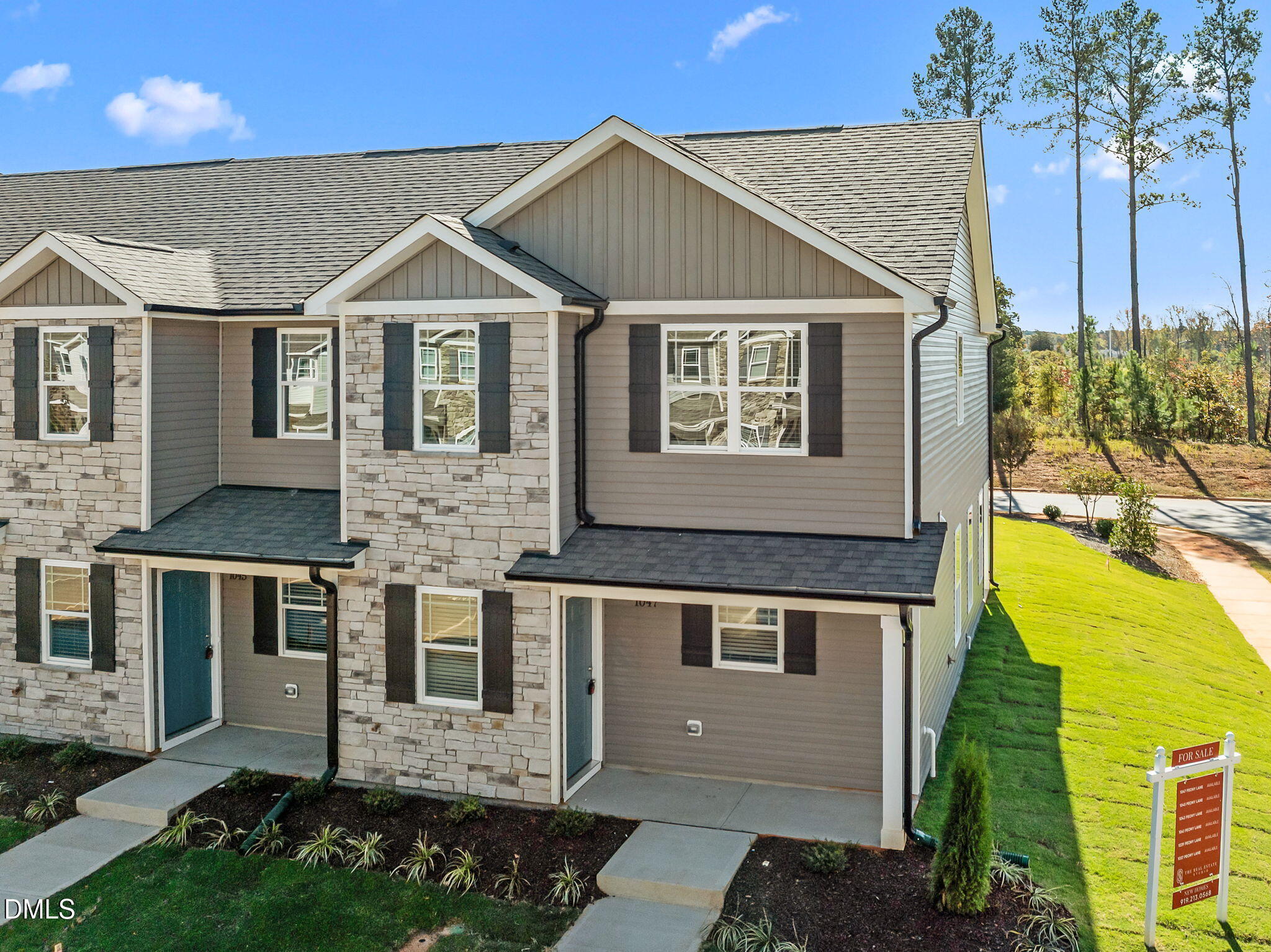 1047 Peony Lane