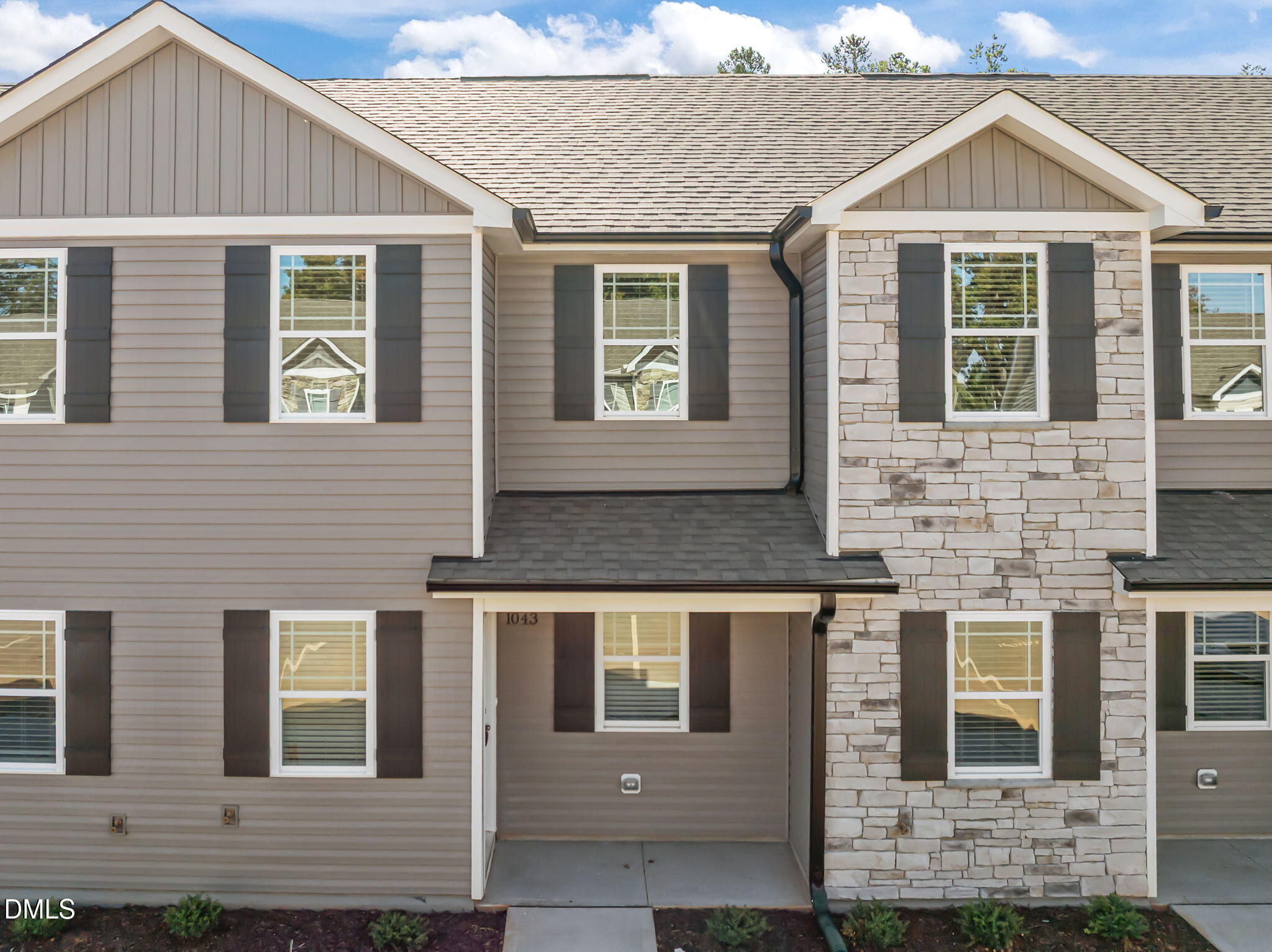 1043 Peony Lane
