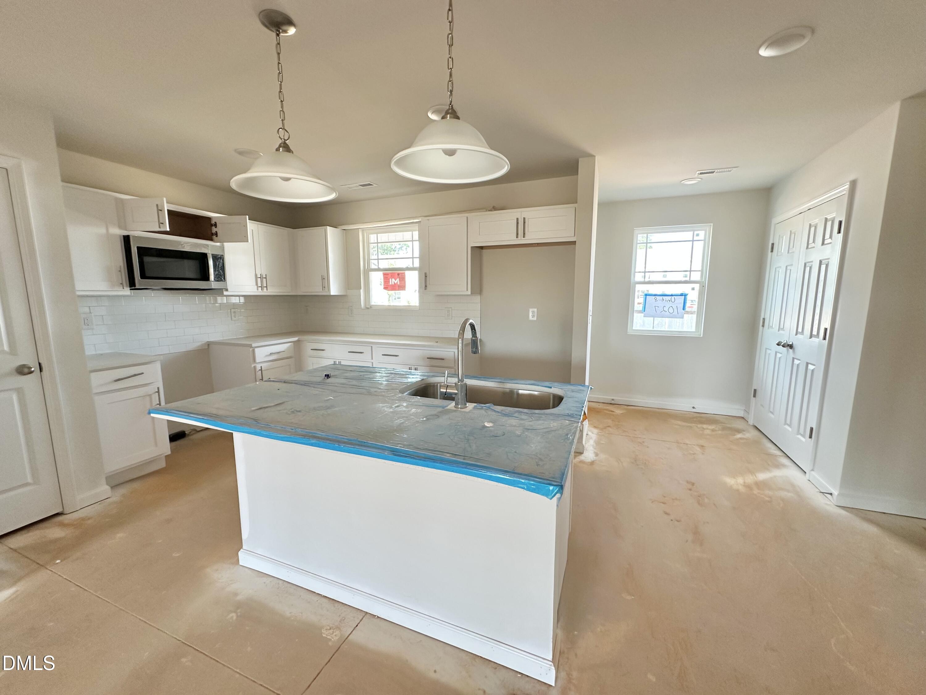 1027 Peony Lane