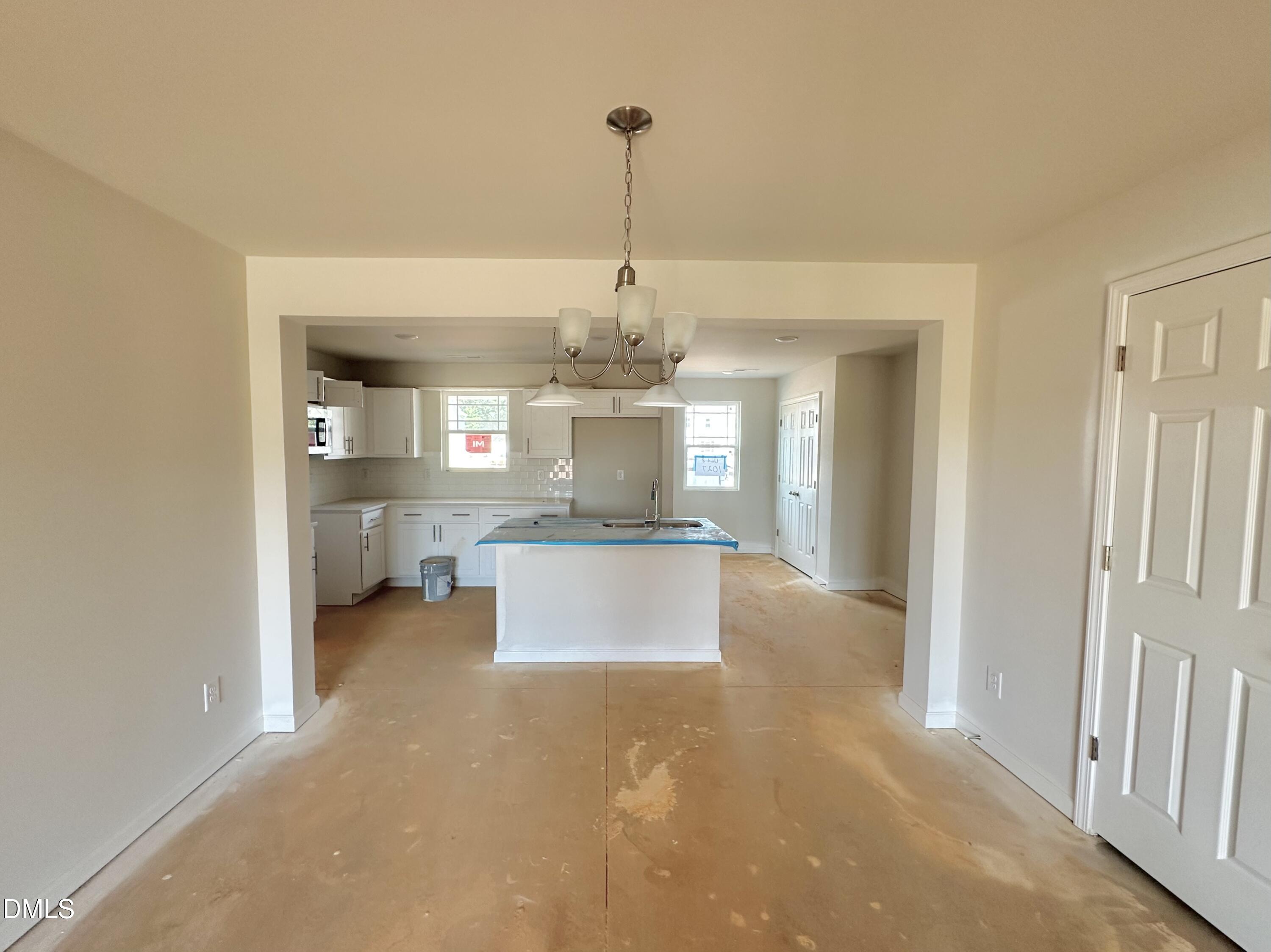 1027 Peony Lane