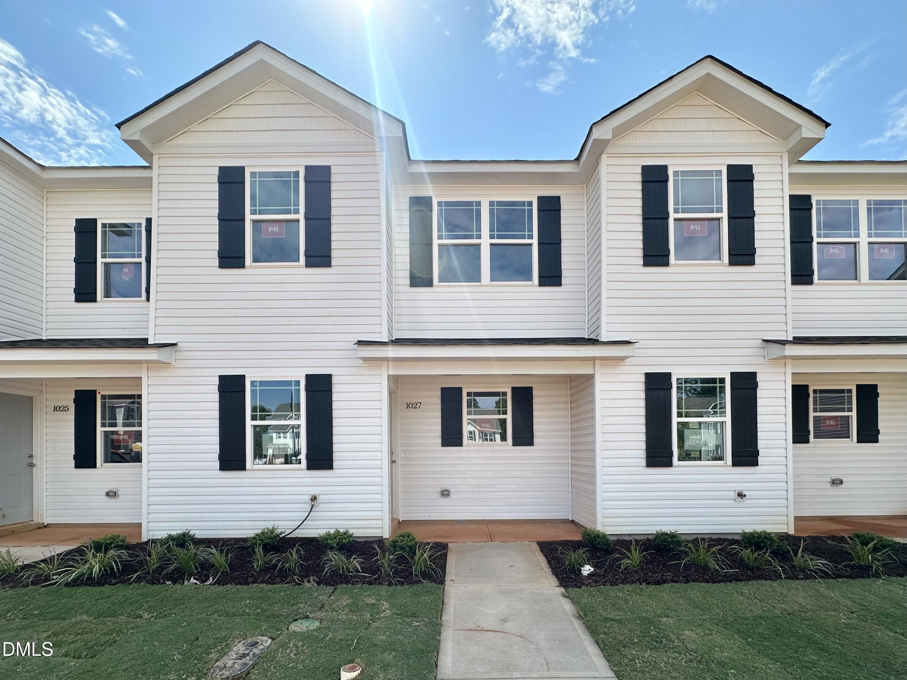1027 Peony Lane